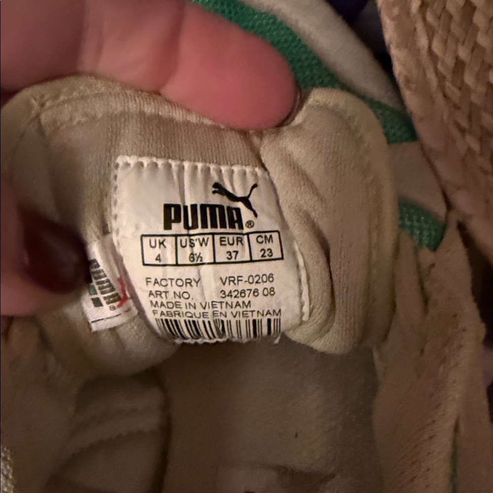Vintage Puma Teal and Beige running shoes